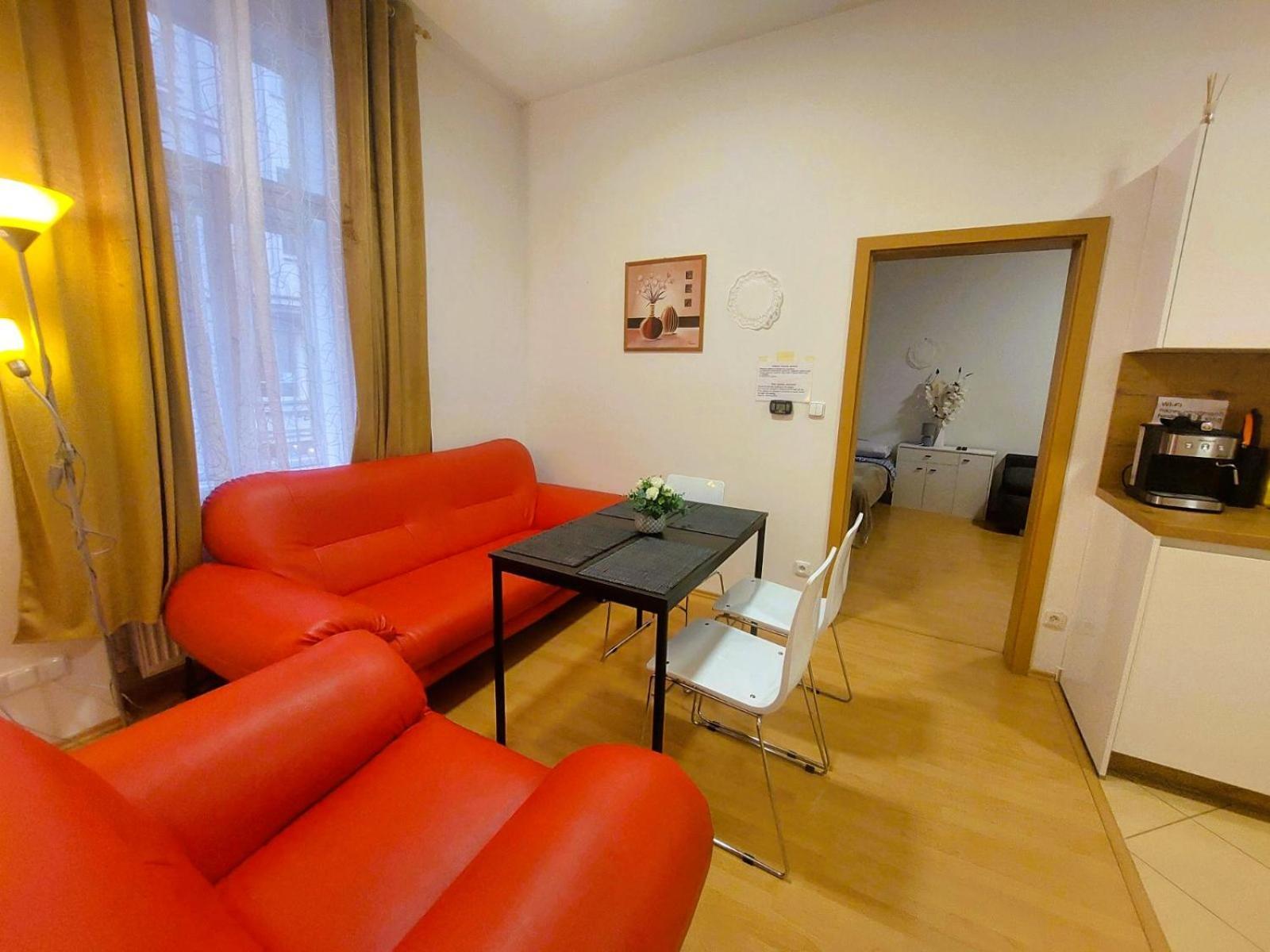 Prostorny Byt V Centru 3 Kk 80 M2 Hradec Králové Dış mekan fotoğraf